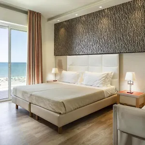 https://hotel-kursaal-riccione.emilia-romagnahotels.net
